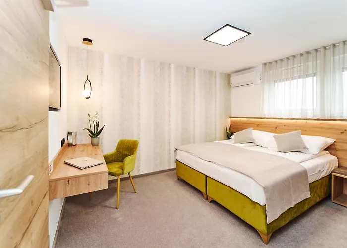 Aparthotel Medirooms 3*